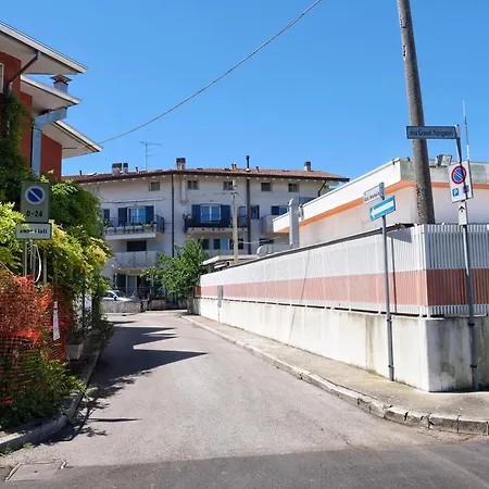 Sunsetbarbana - Tricamere Con Posto Auto Grado