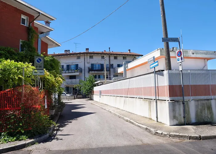 Sunsetbarbana - Tricamere Con Posto Auto غرادو